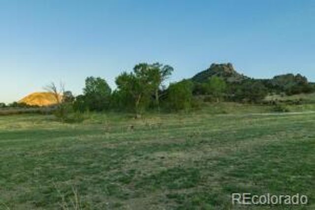 640 County Rd 571, Gardner, CO 81040