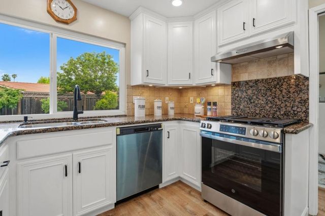 6165 Calle Del Conejo, San Jose, CA 95120