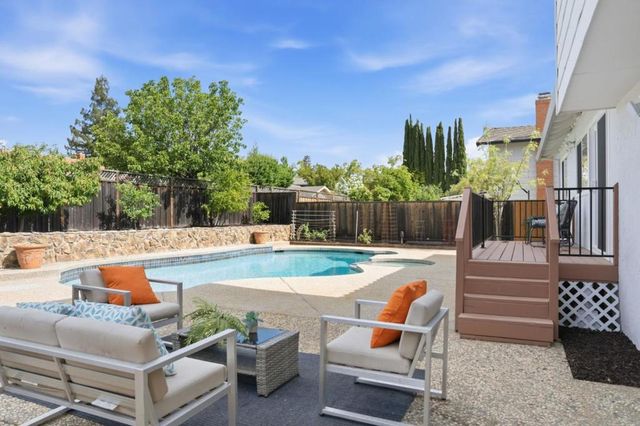6165 Calle Del Conejo, San Jose, CA 95120