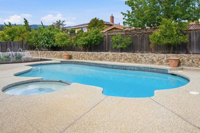 6165 Calle Del Conejo, San Jose, CA 95120