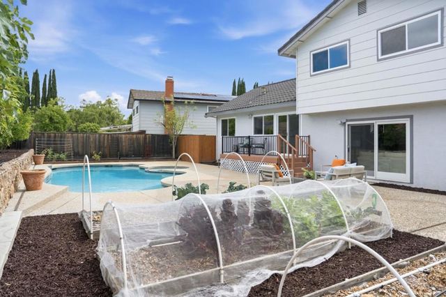 6165 Calle Del Conejo, San Jose, CA 95120