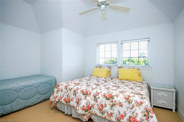 580 Sea Oats DR, Sanibel, FL 33957