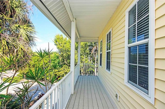 580 Sea Oats DR, Sanibel, FL 33957