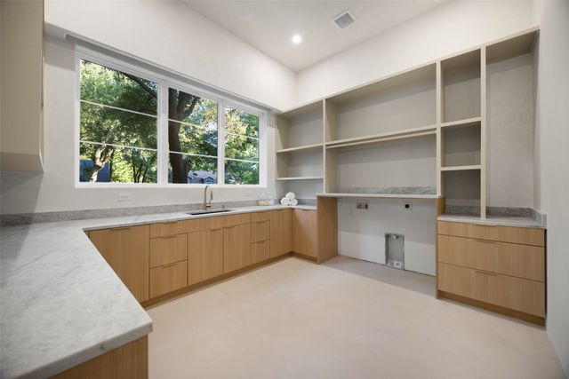 8215 San Cristobal Drive, Dallas, TX 75218