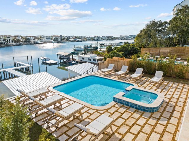 714 Harbor Boulevard, Destin, FL 32541