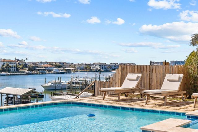 714 Harbor Boulevard, Destin, FL 32541