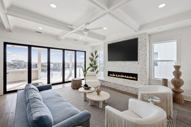 714 Harbor Boulevard, Destin, FL 32541