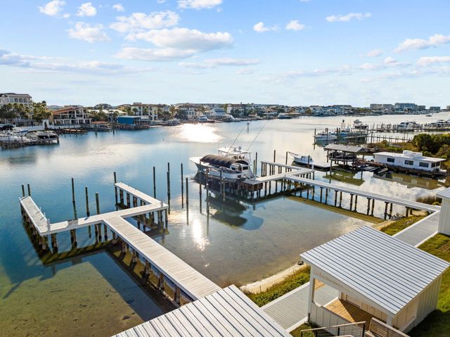 714 Harbor Boulevard, Destin, FL 32541