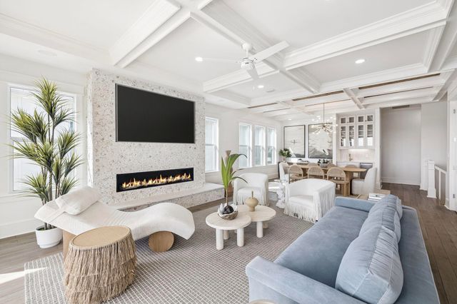 714 Harbor Boulevard, Destin, FL 32541