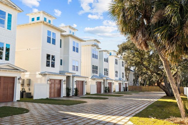 714 Harbor Boulevard, Destin, FL 32541