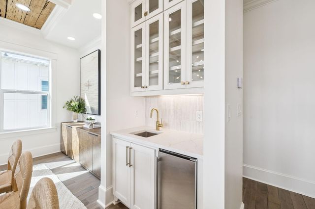 714 Harbor Boulevard, Destin, FL 32541