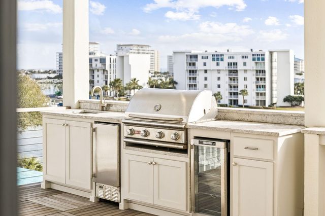 714 Harbor Boulevard, Destin, FL 32541