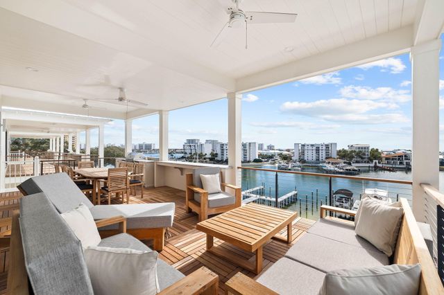 714 Harbor Boulevard, Destin, FL 32541