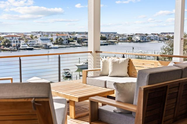 714 Harbor Boulevard, Destin, FL 32541