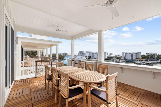 714 Harbor Boulevard, Destin, FL 32541