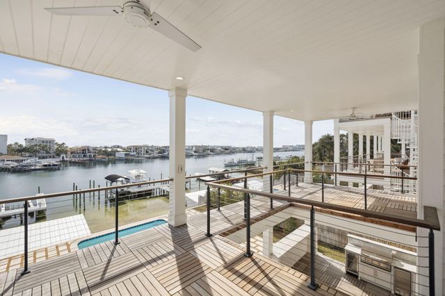 714 Harbor Boulevard, Destin, FL 32541