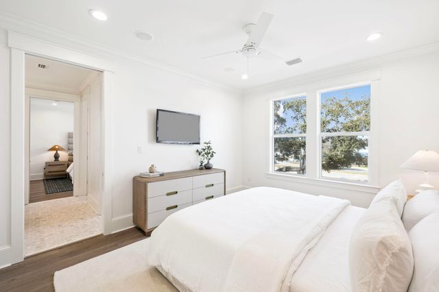 714 Harbor Boulevard, Destin, FL 32541