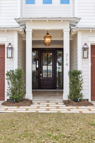 714 Harbor Boulevard, Destin, FL 32541