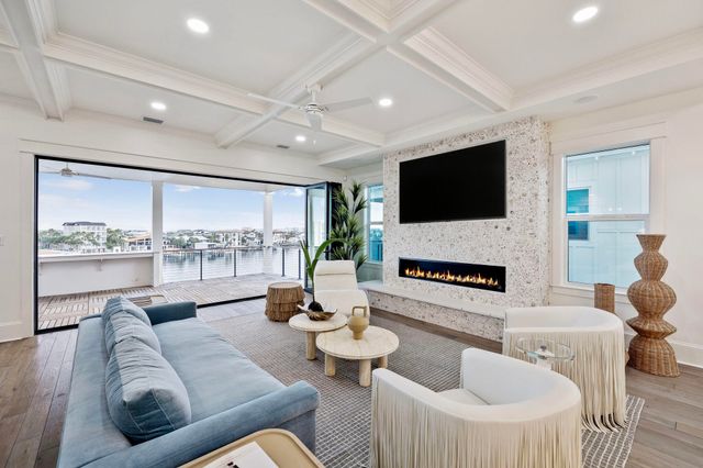 714 Harbor Boulevard, Destin, FL 32541