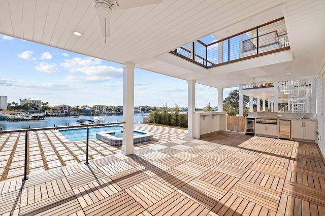 714 Harbor Boulevard, Destin, FL 32541