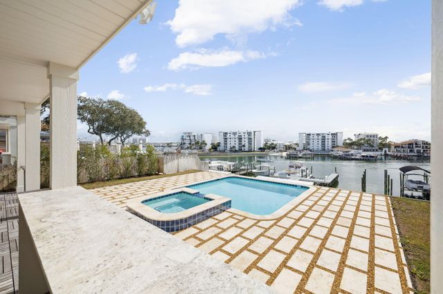714 Harbor Boulevard, Destin, FL 32541