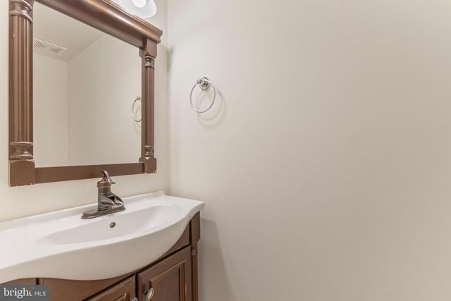 5537 KENDRICK LN, Burke, VA 22015