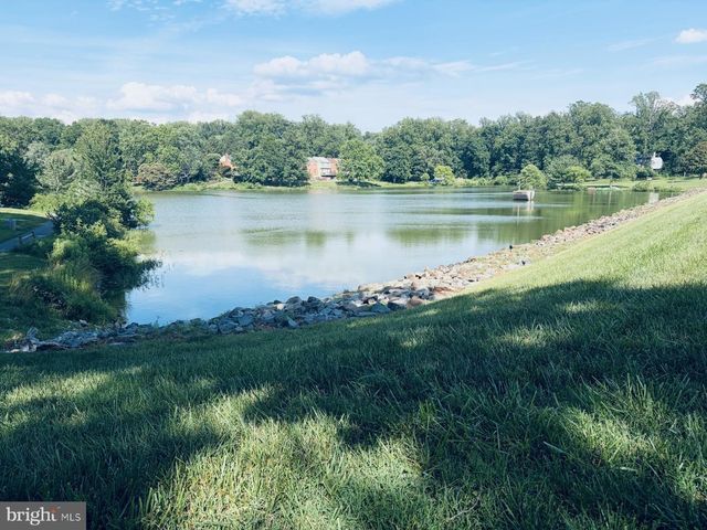 5537 KENDRICK LN, Burke, VA 22015