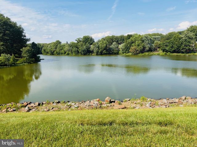 5537 KENDRICK LN, Burke, VA 22015