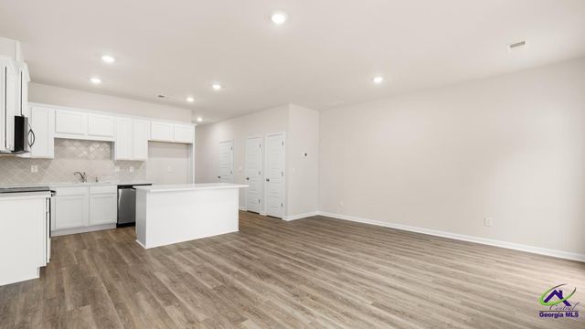 208 Kenmore Circle, Perry, GA 31069