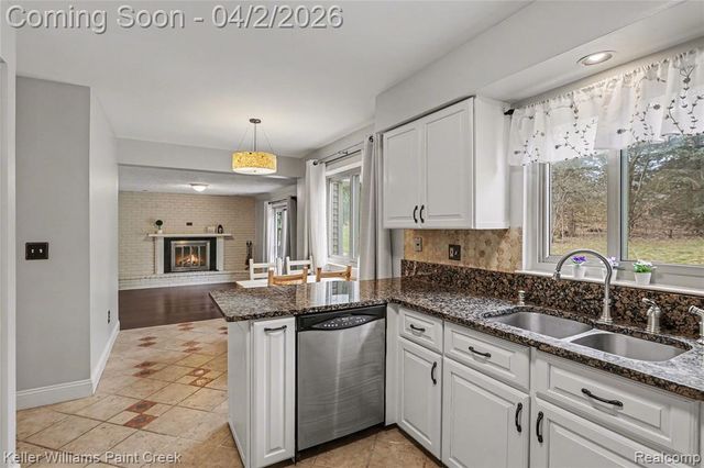 893 Dressler Lane, Rochester Hills, MI 48307