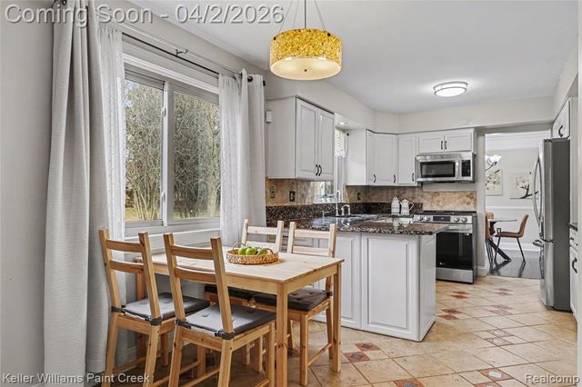 893 Dressler Lane, Rochester Hills, MI 48307