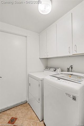 893 Dressler Lane, Rochester Hills, MI 48307