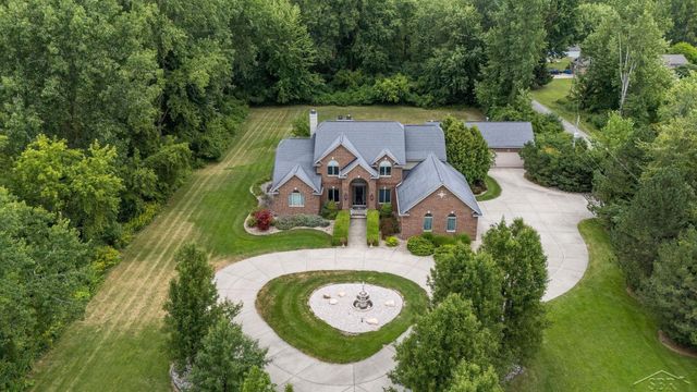 1238 W Center Road, Essexville, MI 48732