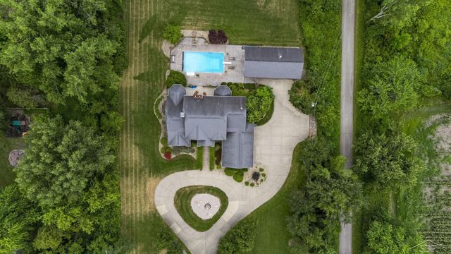 1238 W Center Road, Essexville, MI 48732