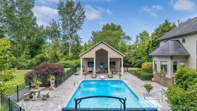 1238 W Center Road, Essexville, MI 48732