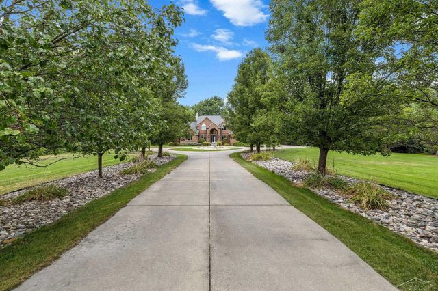 1238 W Center Road, Essexville, MI 48732