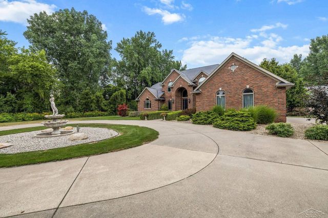 1238 W Center Road, Essexville, MI 48732