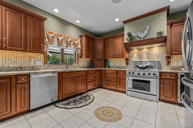 1238 W Center Road, Essexville, MI 48732