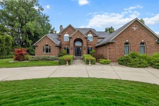 1238 W Center Road, Essexville, MI 48732