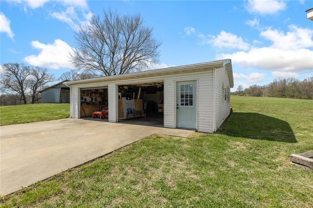 2680 Old Capps Road, Harrison, AR 72601