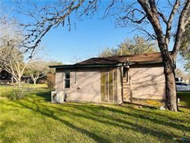 111 Theresa Street, Yoakum, TX 77995