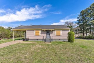 140 E SHELBY DR, Memphis, TN 38109