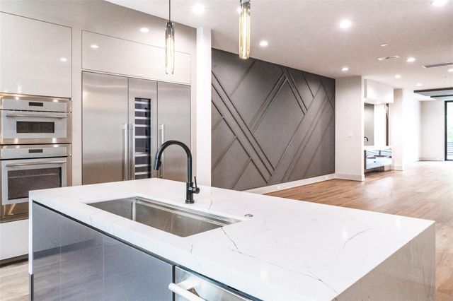 411 W Saulnier Street, Houston, TX 77019