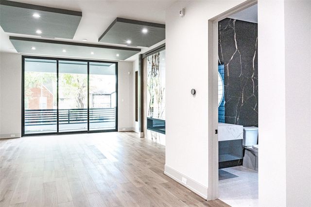 411 W Saulnier Street, Houston, TX 77019