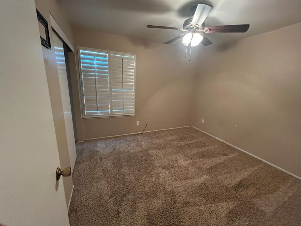Image 12 of property listing at 420 W Houston Street, Coalinga, CA 93210