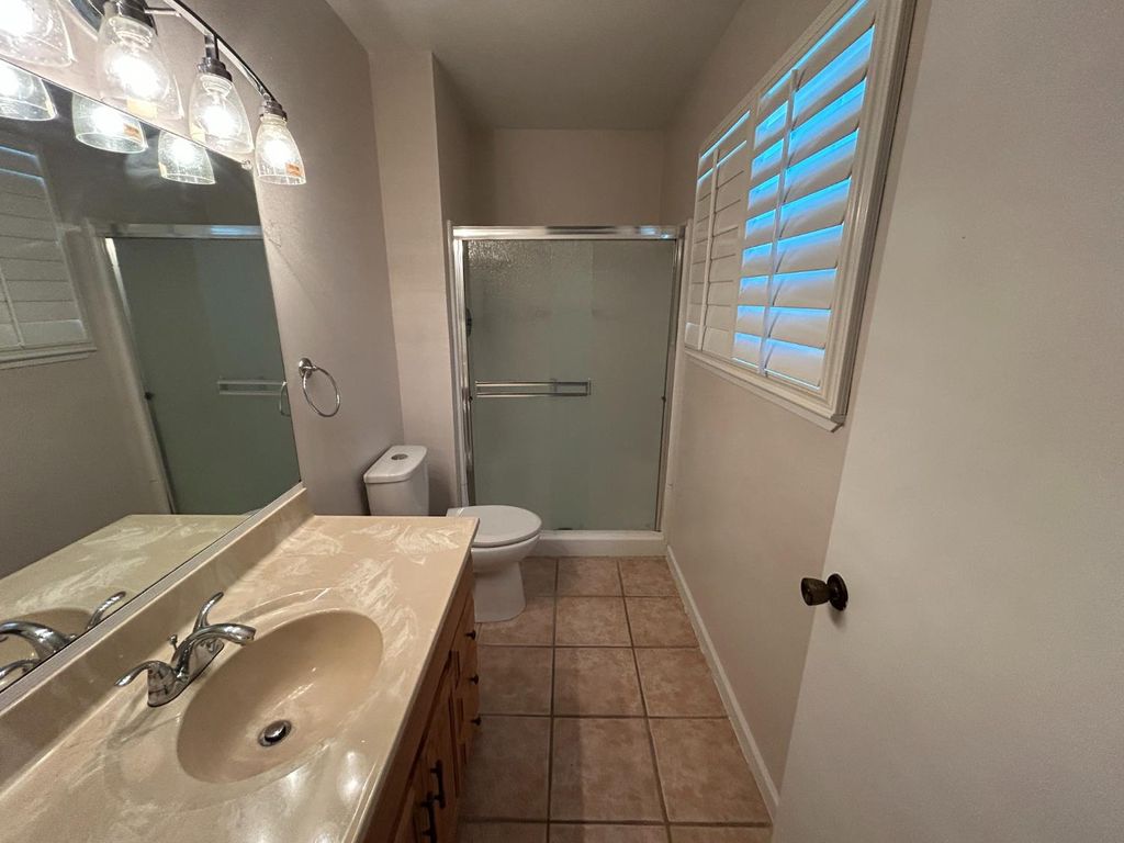 Image 16 of property listing at 420 W Houston Street, Coalinga, CA 93210