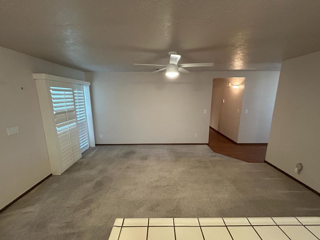 Image 8 of property listing at 420 W Houston Street, Coalinga, CA 93210