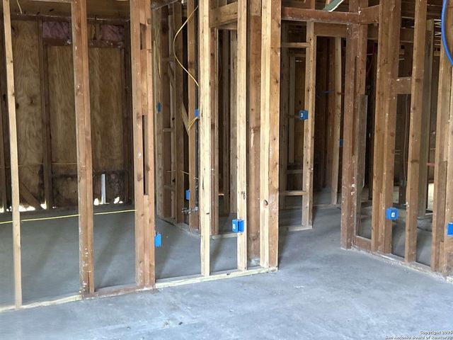 2618 Lombrano St, San Antonio, TX 78228