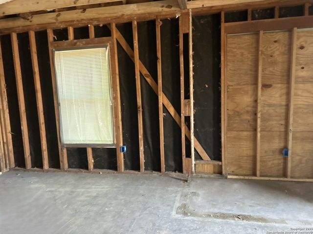 2618 Lombrano St, San Antonio, TX 78228