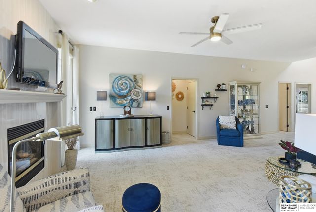 15607 Edna Circle, Omaha, NE 68136